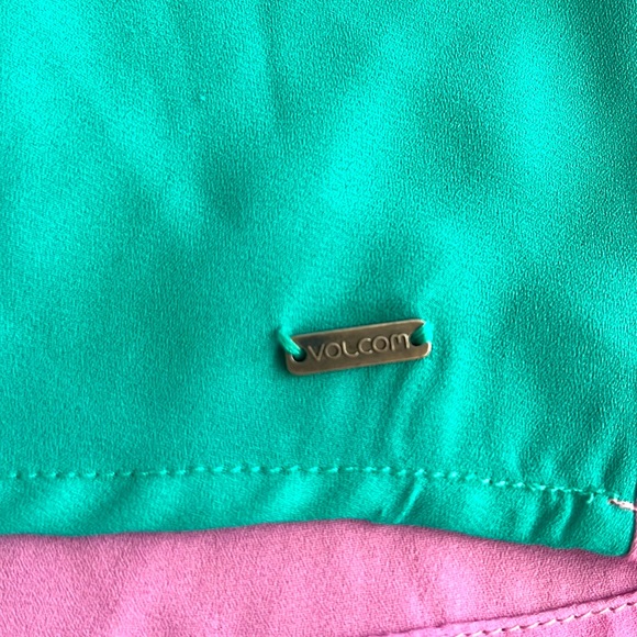 Volcom Women's Not So Classic Tank - Picture 4 of 5